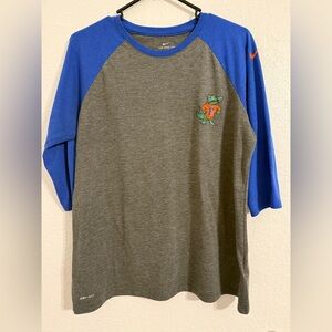 The Nike Tee Women’s Dri-Fit Florida Gators 3/4-sleeve Raglan T-shirt Size XL